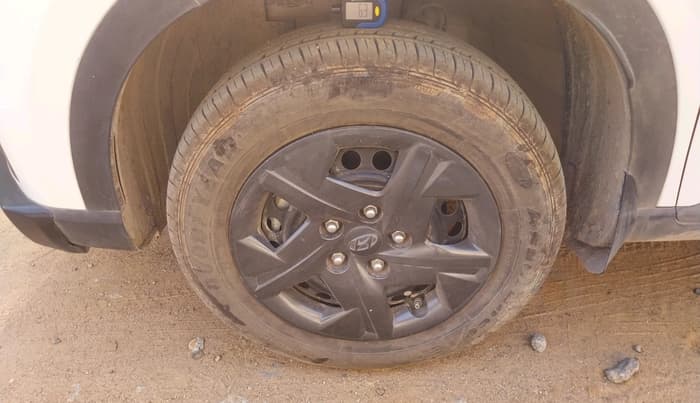 2023 Hyundai VENUE S(O) 1.2, Petrol, Manual, 6,536 km, tyre
