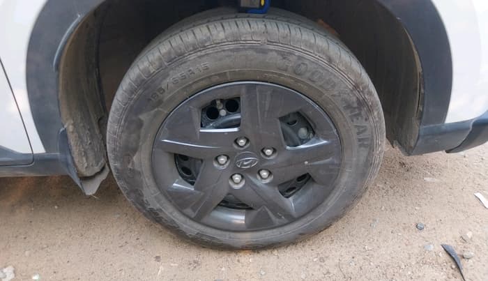 2023 Hyundai VENUE S(O) 1.2, Petrol, Manual, 6,536 km, tyre