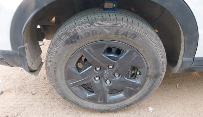 2023 Hyundai VENUE S(O) 1.2, Petrol, Manual, 6,536 km, tyre