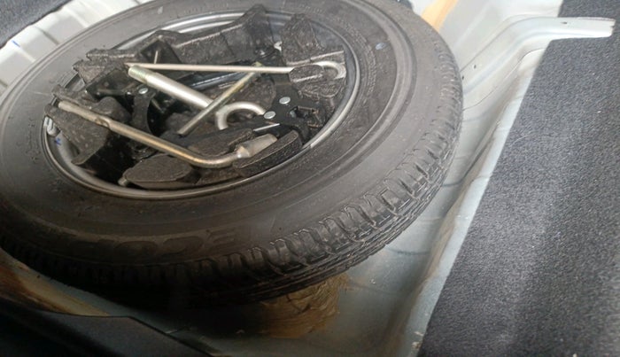 2021 Tata ALTROZ XZ PETROL, Petrol, Manual, 83,639 km, tyre