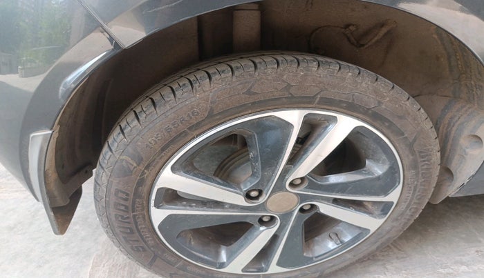 2021 Tata ALTROZ XZ PETROL, Petrol, Manual, 83,639 km, tyre