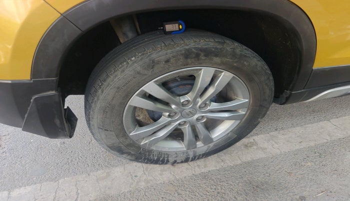 2016 Maruti Vitara Brezza ZDI PLUS DUAL TONE, Diesel, Manual, 1,27,905 km, tyre