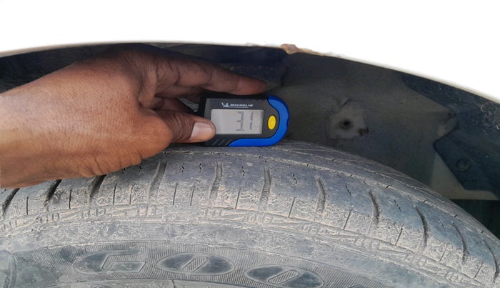 2011 Hyundai i20 MAGNA 1.2, Petrol, Manual, 73,373 km, tyre