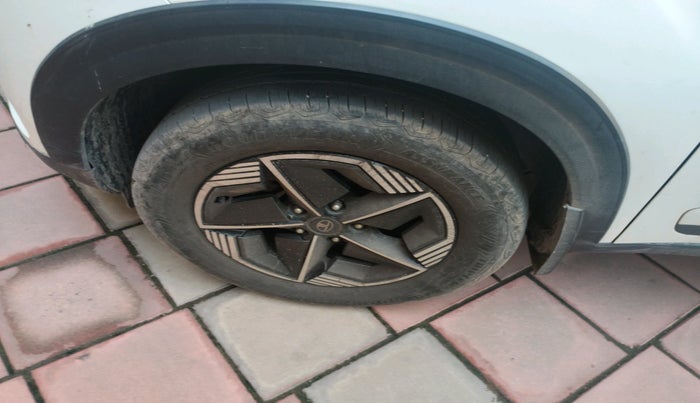 2023 Tata NEXON CREATIVE+ SUNROOF AMT 1.2 PETROL, Petrol, Automatic, 48,547 km, tyre