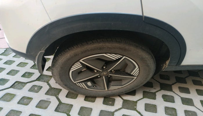 2023 Tata NEXON CREATIVE+ SUNROOF AMT 1.2 PETROL, Petrol, Automatic, 48,547 km, tyre