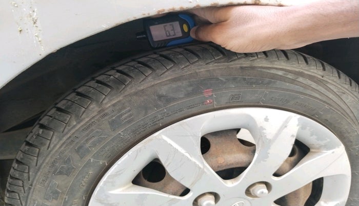 2014 Hyundai Eon 1.0 MAGNA +, Petrol, Manual, 1,24,436 km, tyre