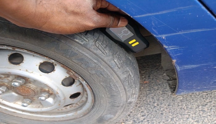 2015 Hyundai Eon ERA +, Petrol, Manual, 38,745 km, tyre