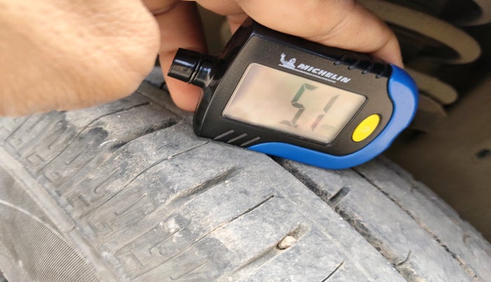 2014 Maruti Ritz VXI, CNG, Manual, 65,241 km, tyre