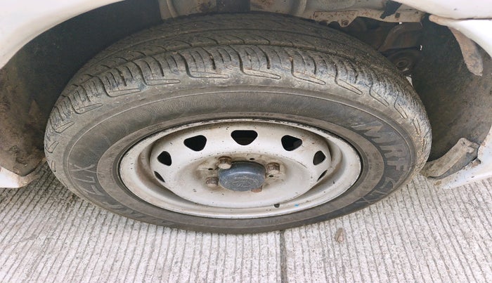 2012 Tata Indica V2 DLS, Diesel, Manual, 1,59,777 km, tyre