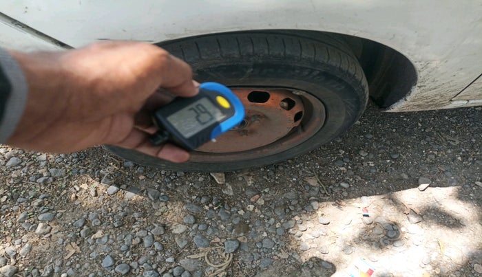 2011 Ford Figo TITANIUM 1.4 DIESEL, Diesel, Manual, 1,07,519 km, tyre