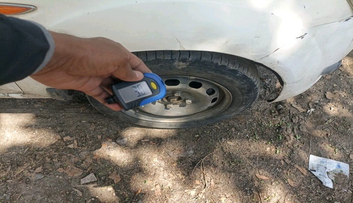 2011 Ford Figo TITANIUM 1.4 DIESEL, Diesel, Manual, 1,07,519 km, tyre