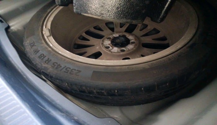 2020 Toyota Camry HYBRID, Hybrid, Automatic, 53,547 km, tyre