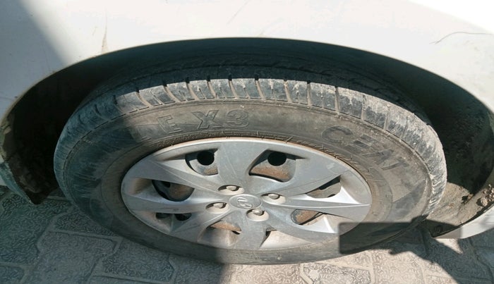 2016 Hyundai Elite i20 SPORTZ 1.2, Petrol, Manual, 1,46,050 km, tyre