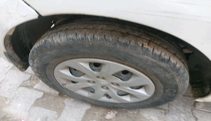 2016 Hyundai Elite i20 SPORTZ 1.2, Petrol, Manual, 1,46,050 km, tyre