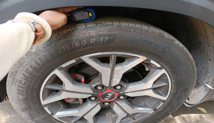 2019 KIA SELTOS GTX PLUS AT 1.5 DIESEL, Diesel, Automatic, 1,00,081 km, tyre