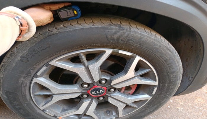 2019 KIA SELTOS GTX PLUS AT 1.5 DIESEL, Diesel, Automatic, 1,00,081 km, tyre