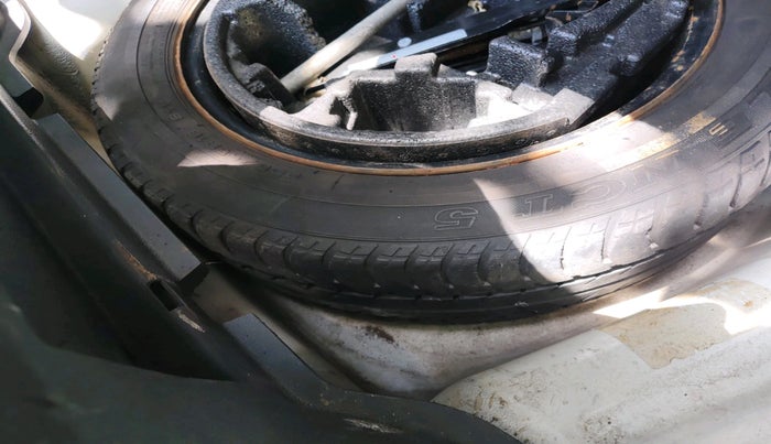 2013 Skoda Superb ELEGANCE 2.0 TDI CR AT, Diesel, Automatic, 1,07,925 km, tyre