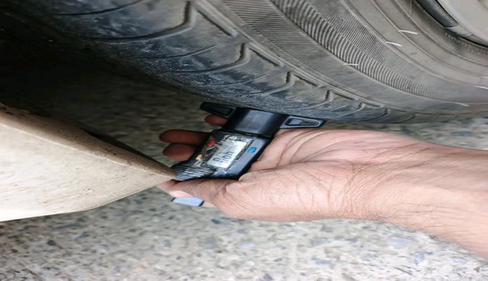 2015 Maruti Ertiga VXI, Petrol, Manual, 85,269 km, tyre