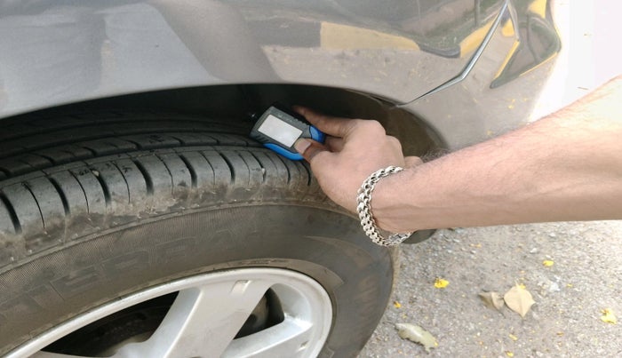 2011 Mitsubishi Outlander 2.4 MIVEC, Petrol, Automatic, 1,15,474 km, tyre