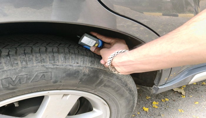 2011 Mitsubishi Outlander 2.4 MIVEC, Petrol, Automatic, 1,15,474 km, tyre