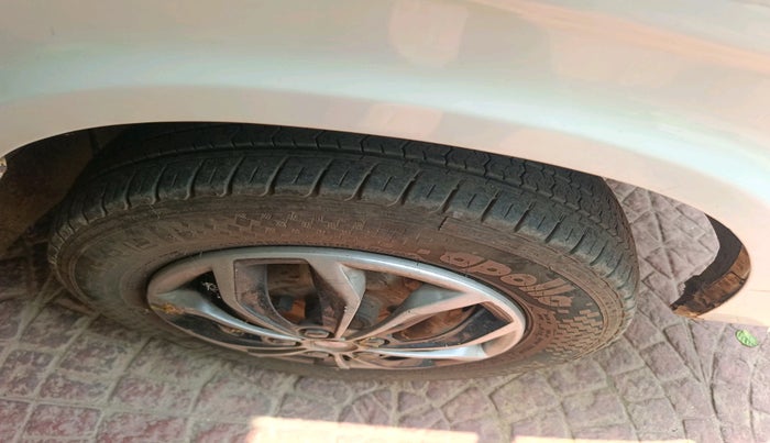 2011 Maruti OMNI E STD, Petrol, Manual, 20,504 km, tyre