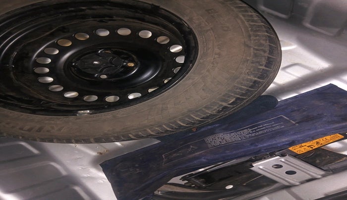 2012 Nissan Sunny XV DIESEL, Diesel, Manual, 1,51,844 km, tyre