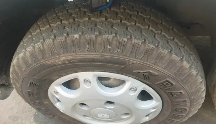 2012 Mahindra Scorpio EX M2DI, Diesel, Manual, 2,18,478 km, tyre