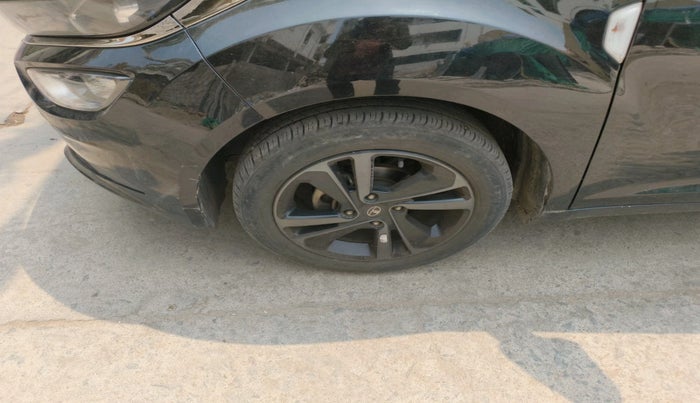 2022 Tata ALTROZ XZ PLUS PETROL DARK EDITION, Petrol, Manual, 49,969 km, tyre