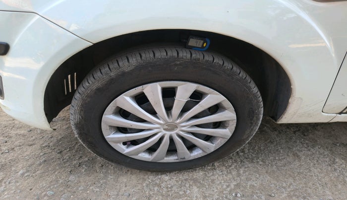 2012 Ford Figo TITANIUM 1.2 PETROL, Petrol, Manual, 70,894 km, tyre