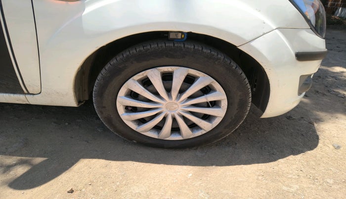 2012 Ford Figo TITANIUM 1.2 PETROL, Petrol, Manual, 70,894 km, tyre