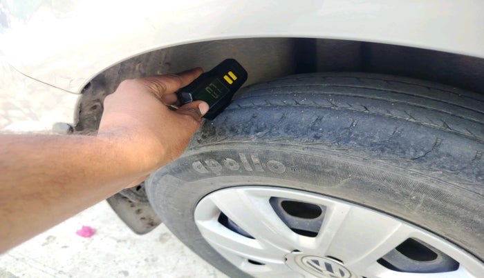 2011 Volkswagen Vento TRENDLINE 1.6, Petrol, Manual, 30,807 km, tyre