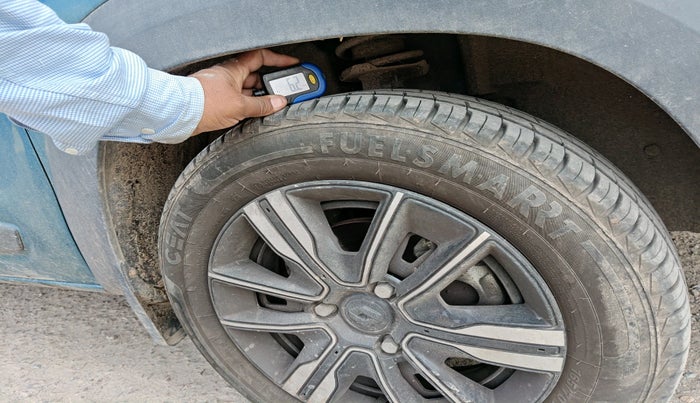 2024 Renault Kwid CLIMBER MT 1.0, Petrol, Manual, 4,195 km, tyre