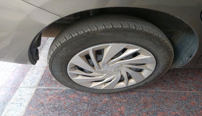 2022 Maruti Ertiga VXI CNG, CNG, Manual, 62,343 km, tyre