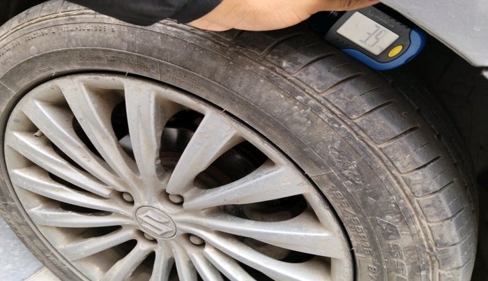 2015 Maruti Ciaz ZDI+, Diesel, Manual, 1,83,654 km, tyre