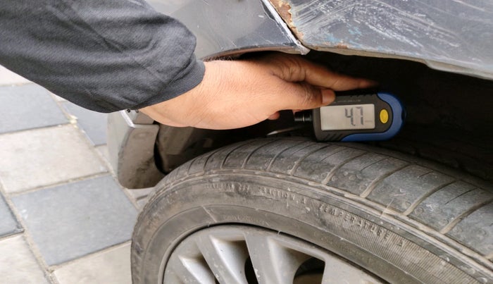 2015 Maruti Ciaz ZDI+, Diesel, Manual, 1,83,654 km, tyre