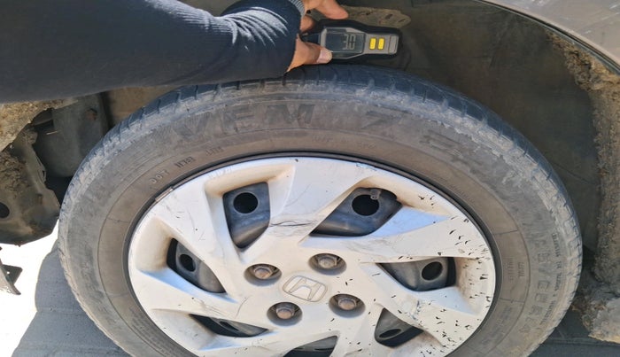 2013 Honda Amaze 1.5L I-DTEC S, Diesel, Manual, 1,96,710 km, tyre