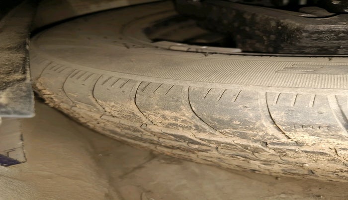 2017 Volkswagen Polo COMFORTLINE 1.5L, Diesel, Manual, 96,903 km, tyre