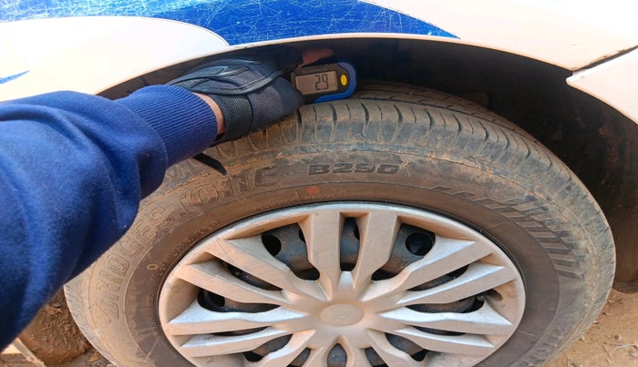 2010 Fiat Grand Punto ACTIVE 1.3, Diesel, Manual, 1,79,846 km, tyre