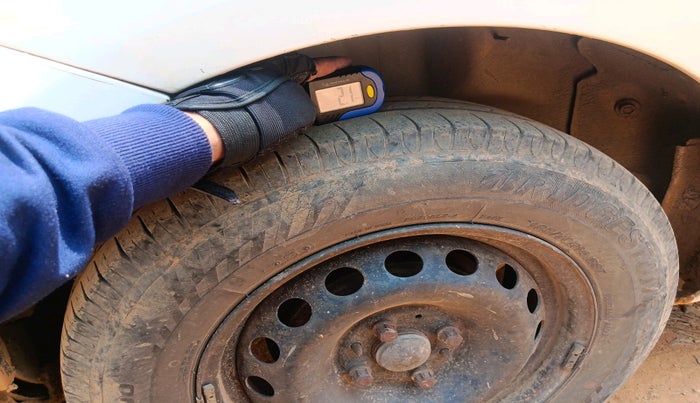 2010 Fiat Grand Punto ACTIVE 1.3, Diesel, Manual, 1,79,846 km, tyre