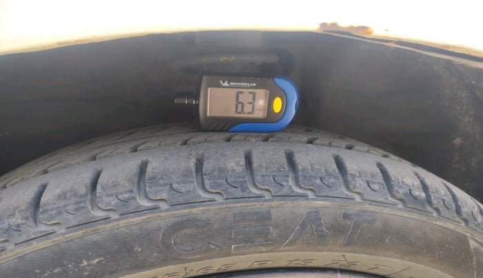 2016 Maruti Alto K10 VXI AMT, Petrol, Automatic, 50,510 km, tyre