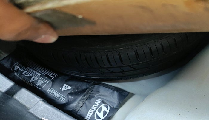 2022 Hyundai Verna SX 1.5 VTVT, Petrol, Manual, 23,750 km, tyre