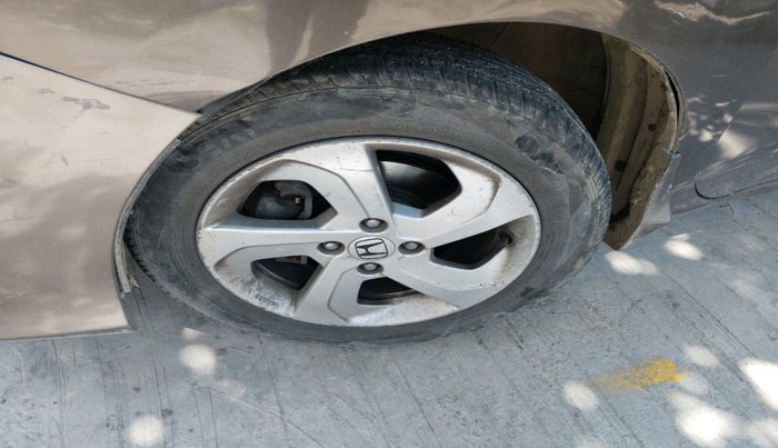 2016 Honda City 1.5L I-VTEC V MT, Petrol, Manual, 1,23,999 km, tyre