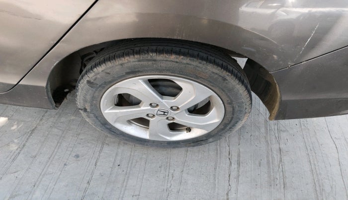 2016 Honda City 1.5L I-VTEC V MT, Petrol, Manual, 1,23,999 km, tyre