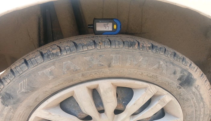 2017 Maruti Dzire VXI, Petrol, Manual, 76,414 km, tyre