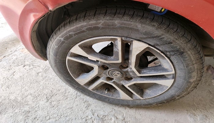 2021 Tata Tiago XZA PLUS PETROL, Petrol, Automatic, 69,789 km, tyre