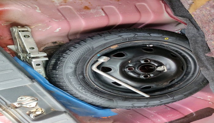 2016 Maruti Alto K10 VXI, Petrol, Manual, 69,940 km, tyre