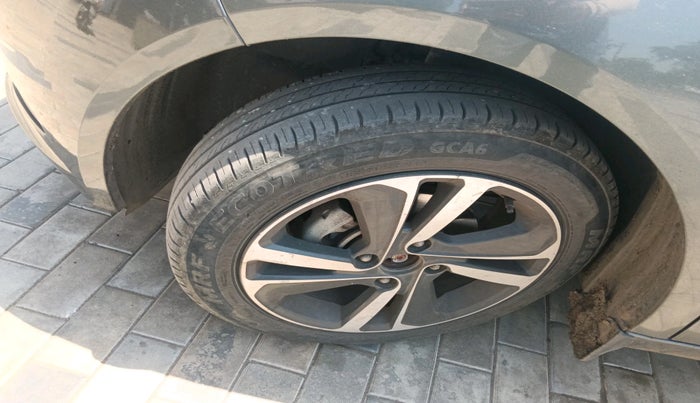 2024 Tata ALTROZ XZ CNG, CNG, Manual, 41,345 km, tyre