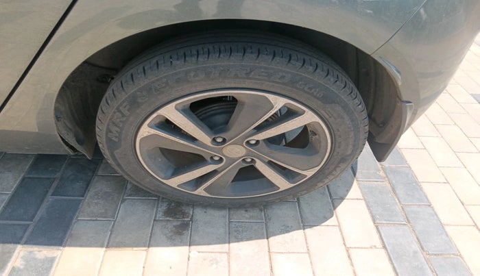 2024 Tata ALTROZ XZ CNG, CNG, Manual, 41,345 km, tyre