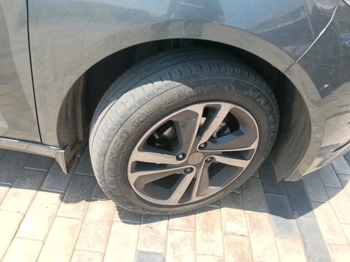 2024 Tata ALTROZ XZ CNG, CNG, Manual, 42,000 km, tyre