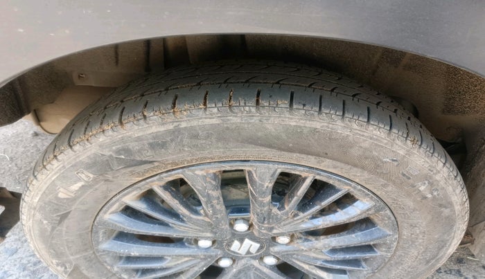 2019 Maruti XL6 ALPHA AT, Petrol, Automatic, 99,315 km, tyre